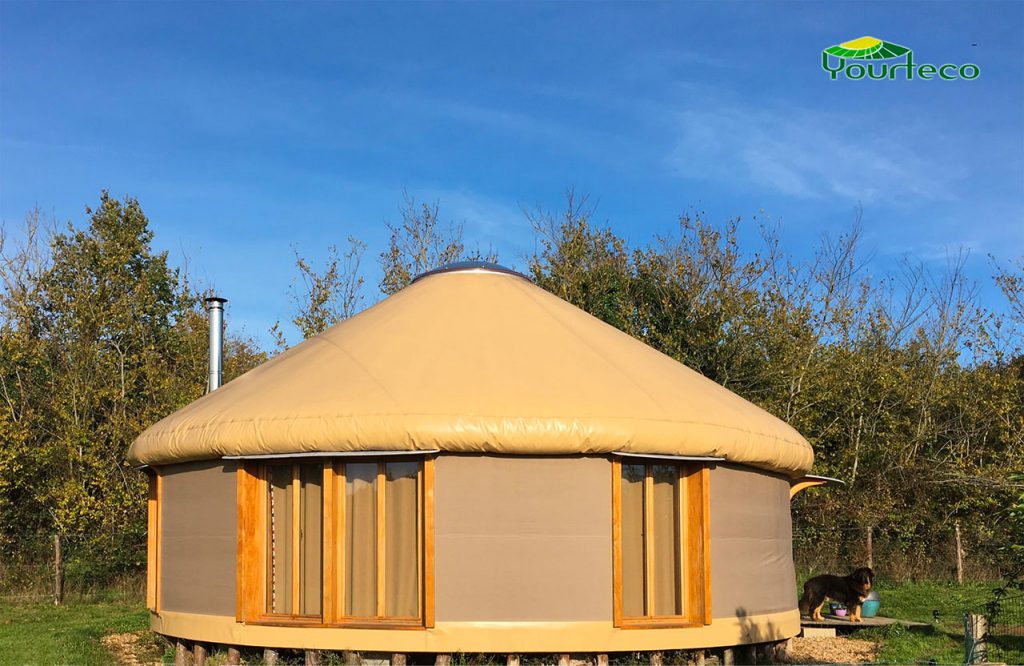 Photographies de yourtes contemporaines d