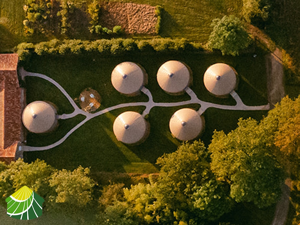 Accommodation solutions for tourism and hospitality professionals