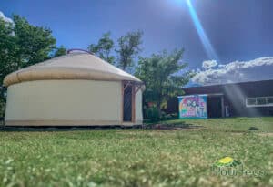 Yourte au normes pour l'accueil de public d'un centre socio culturel